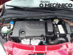 Peugeot 208: com novos motores, esbanja tecnologia e dispensa o tanquinho de gasolina