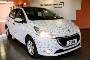 Unidade do Peugeot 208 é assinada por 5 mil funcionários da PSA