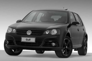 Volkswagen Golf e Polo têm redução no preço e ganham mais itens de série