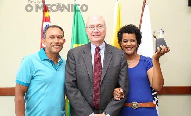 CEO mundial da Tenneco, Gregg Sherrill, esteve no Brasil e participou da cerimônia de premiação