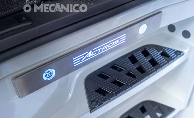 626-ACTROS-20-ANOS-02