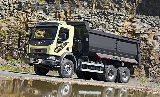 626-VOLVO-VM-32-OFFROAD-1