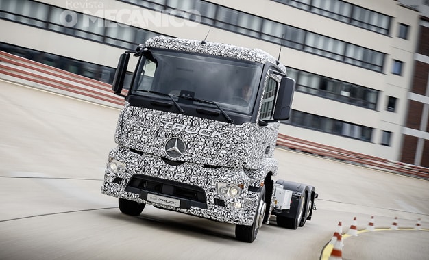 Mercedes-Benz apresenta 1º caminhão pesado urbano totalmente elétrico