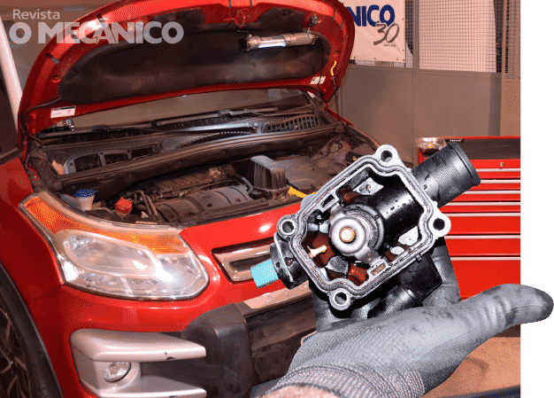 Troca da válvula termostática do Citroën Aircross