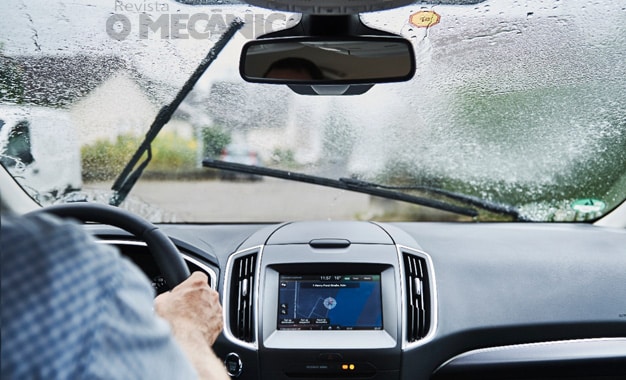 Ford Europa apresenta sistema de farol adaptativo para condições extremas de chuva