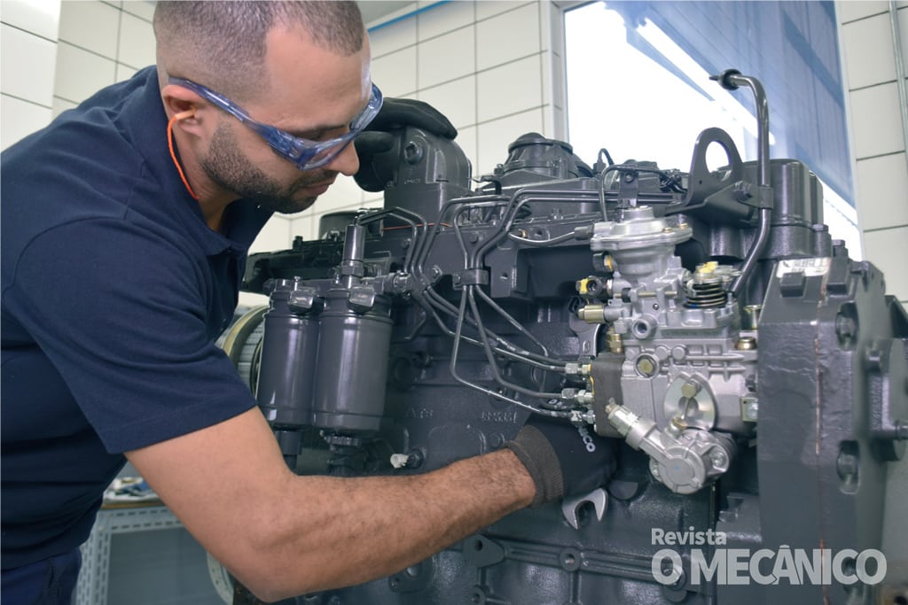 Mecânica Diesel: Montagem do motor FPT Industrial N67 mecânico
