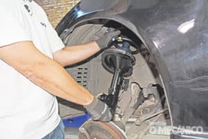 Suspensão: Troca dos amortecedores dianteiros do Mitsubishi Lancer GT