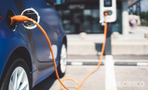 Cresce em 77% a procura por carros elétricos e híbridos usados em 2022