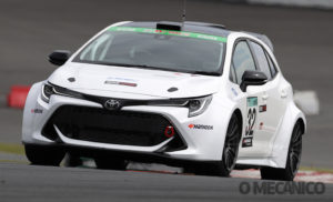 Toyota Corolla adota motor a hidrogênio em corrida