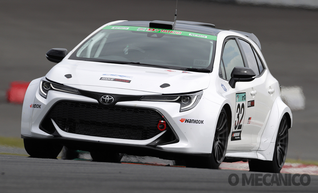 Toyota revela carro de corrida conceitual movido a hidrogênio