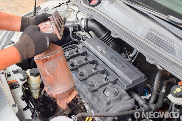 Motor: Substituição do catalisador do Chevrolet Onix 1.4 2015