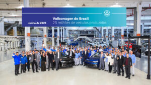 Volkswagen celebra a marca de 25 milhões de unidades produzidas no Brasil.