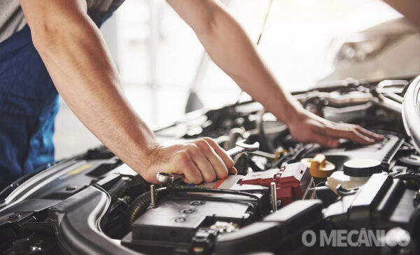 Como diagnosticar fuga de corrente na bateria do carro: Mecânico Responde