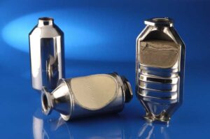 Retirada do catalisador para modificar veículo traz prejuízos: entenda