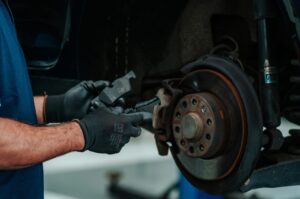 Quais são as diferenças entre os tipos de pastilhas de freio e suas aplicações? Especialista explica