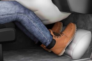 ZF desenvolve o primeiro airbag para os pés
