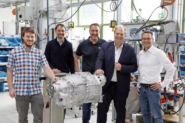 ZF alcança dez mil unidades produzidas do CeTrax para veículos comerciais