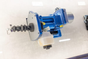 Master lança servo de embreagem ECA, válvulas e sensores da linha Masterflex