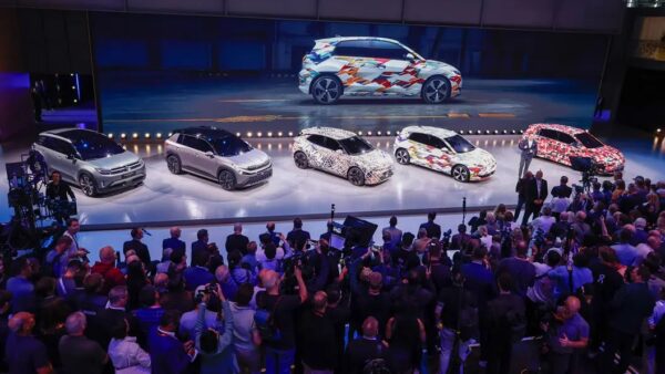 Salão de Munique marca a volta de híbridos e motores a combustão