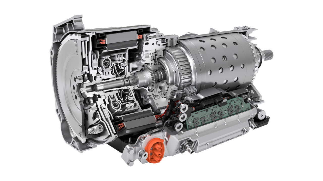 ZF apresenta 8HP evo, atualização da transmissão na IAA 2025