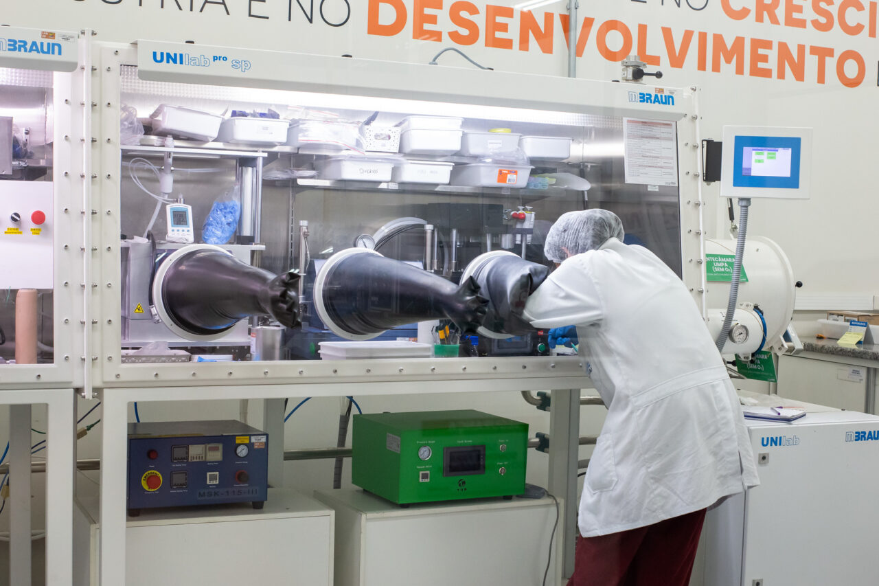 Greenpar estrutura cadeia inédita de baterias de grafeno no Brasil