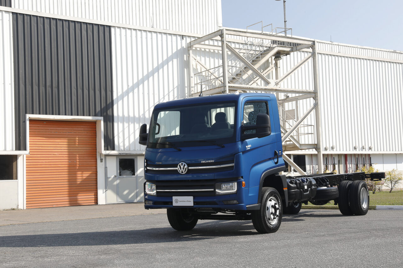 VW Delivery 11.180 lidera vendas globais da Volkswagen Caminhões e Ônibus