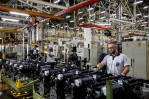 Polo Automotivo Stellantis de Porto Real completa 25 anos e inicia novo ciclo com Avenger