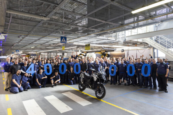 BMW Motorrad atinge marca de 4 milhões de motocicletas produzidas na fábrica de Berlim