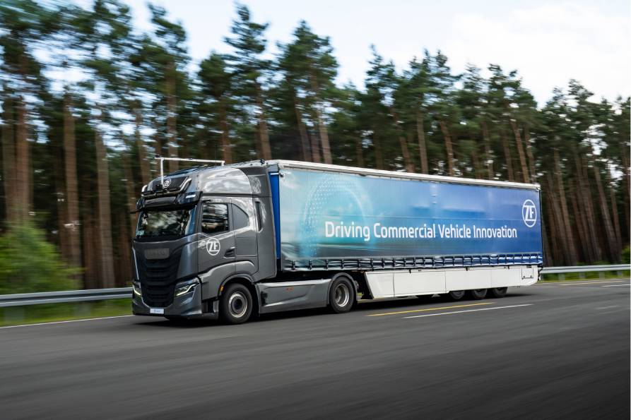 ZF apresenta sistemas focados em segurança e conectividade