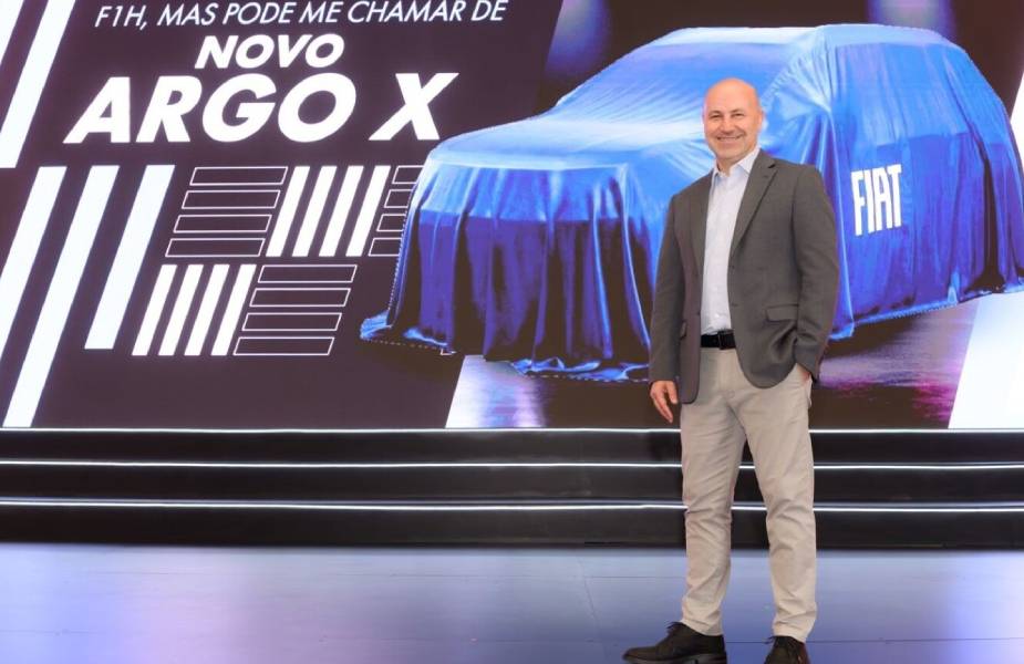 Herlander Zola, presidente da Stellantis para América do Sul durante revelação do Fiat Argo X