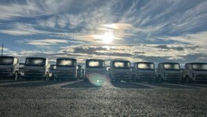 JAC inicia distribuição dos seus caminhões no Brasil