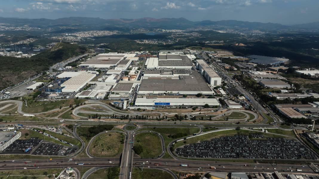POlo automotivo da Stellantis em Betim (MG)
