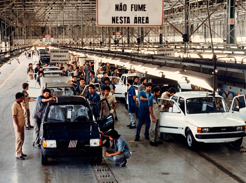 Linha de produção dos carros da Fiat em Betim (MG)