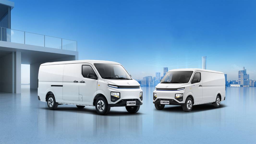 Van Farizon V6E branca vista de frente
