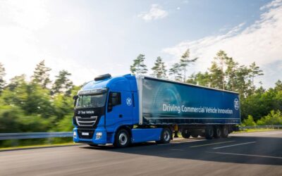 Caminhão equipado com soluções eletrificadas da ZF