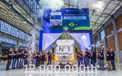 Foton celebrando a produção do modelo de número 12 milhões