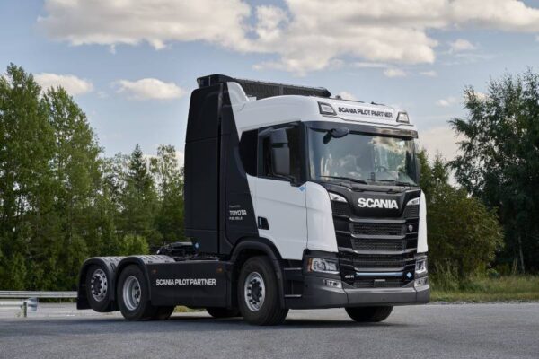 Toyota e Scania se unem para testar hidrogênio em caminhões