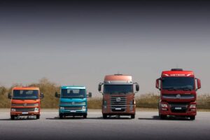 Caminhões coloridos da VWCO vistos de frente
