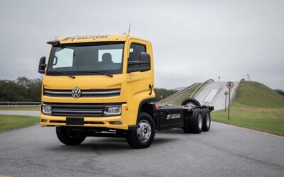Novo modelo e_delivery da VWCO amarelo visto de frente